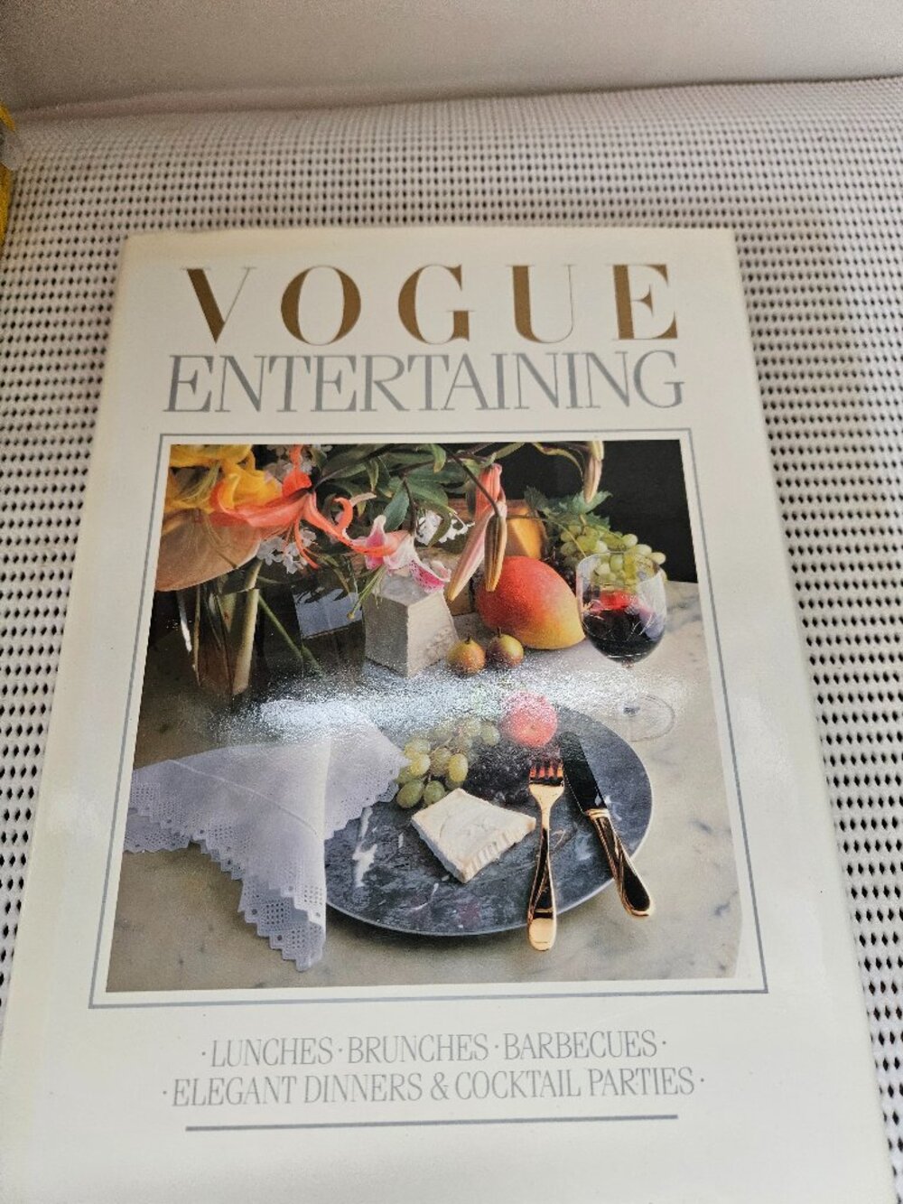 Vogue Entertaining Vintage MCM  G14
